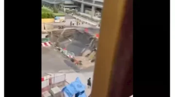 حفرة عملاقة تبتلع طريقاً حيوياً في تايلاند وسط ذهول وصدمة السكان